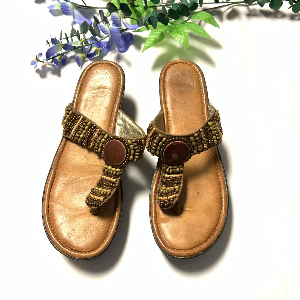 Nurture Women's Brown Wedge Slippers With Beads